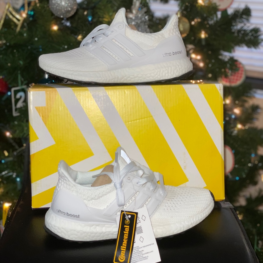 Adidas ultra boost triple white